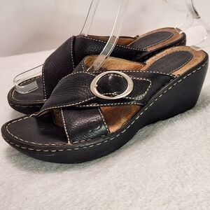 💗Born Black Leather Wedge Sandals With Buckle Detail Size 7
